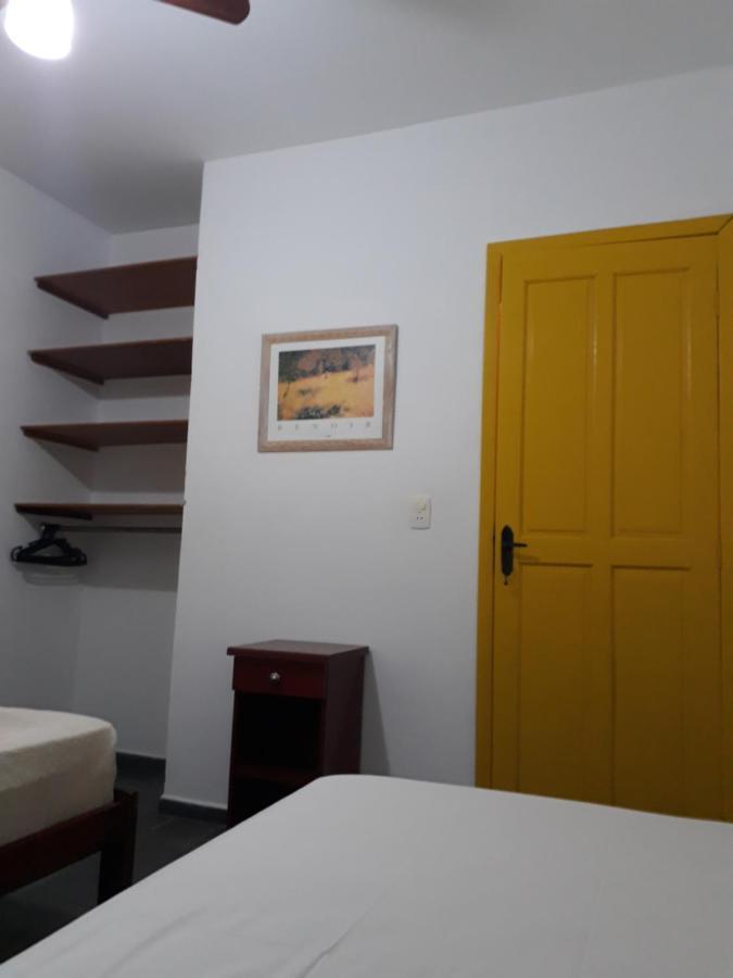 אפרטהוטל בומבינאס Residencial Colonial Amarelo A 150M Da Praia De Mariscal מראה חיצוני תמונה