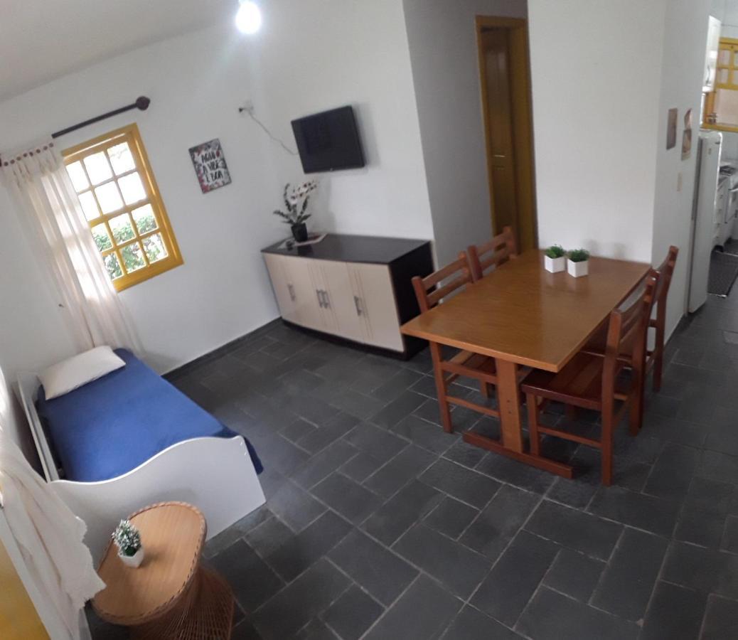 אפרטהוטל בומבינאס Residencial Colonial Amarelo A 150M Da Praia De Mariscal מראה חיצוני תמונה